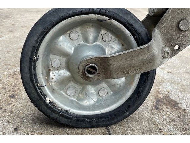 Recente kip aanhangwagen dubbele as/opbouw - afbeelding 47 van  51