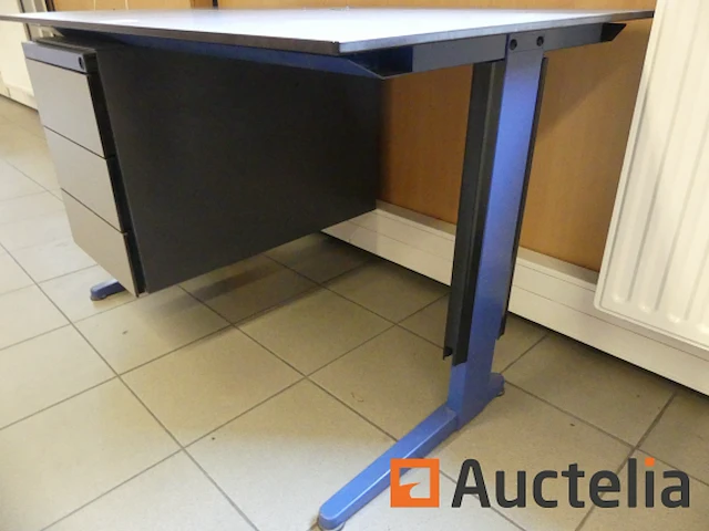 Rechter bureau - afbeelding 1 van  4