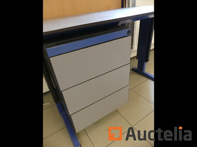 Rechter bureau - afbeelding 4 van  4