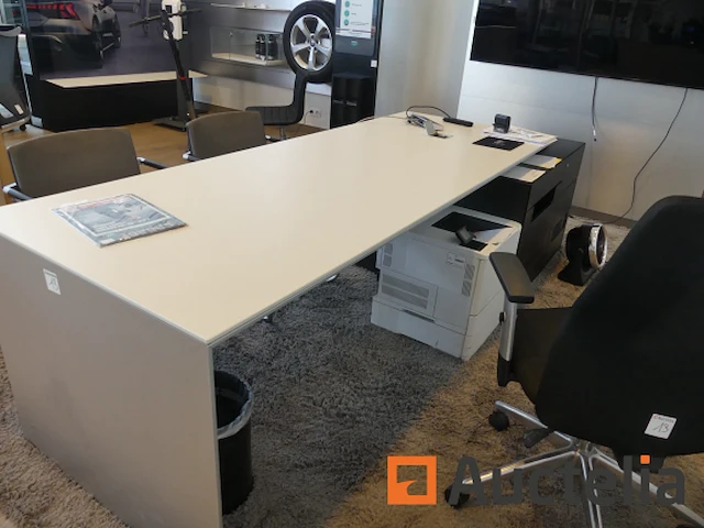 Rechter bureau - afbeelding 5 van  10