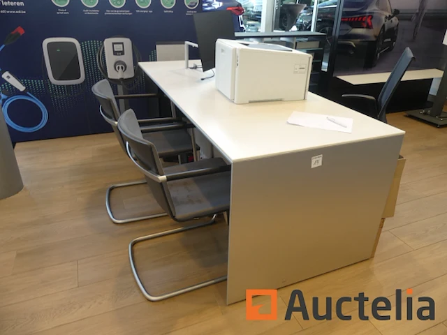 Rechter bureau - afbeelding 1 van  6