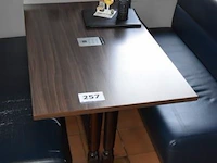 Rechthoekige houten tafel - afbeelding 1 van  1