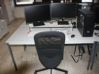 Rechthoekige schrijftafel 80x160 cm, rolbureelstoel met zwarte stoffen zit en rug, 4 monitors samsung s24e450, centrale eenheid cooler master (18,20,33,34) - afbeelding 1 van  5