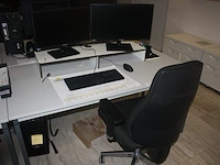 Rechthoekige schrijftafel 80x160 cm, rolbureelstoel met zwarte stoffen zit en rug, centrale eenheid cooler master, monitor samsung s22c200, monitor samsung s24e450 (18,20,30,31,32) - afbeelding 1 van  7