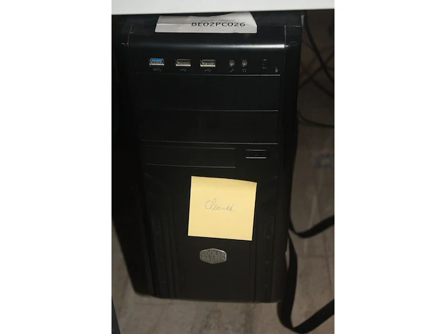 Rechthoekige schrijftafel 80x160 cm, rolbureelstoel met zwarte stoffen zit en rug, centrale eenheid cooler master, monitor samsung s22c200, monitor samsung s24e450 (18,20,30,31,32) - afbeelding 6 van  7
