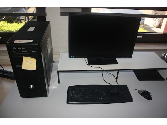 Rechthoekige schrijftafel 80x160 cm, rolbureelstoel met zwarte stoffen zit en rug, centrale eenheid cooler master, monitor samsung s24c650 (18,20,24,26) - afbeelding 3 van  7