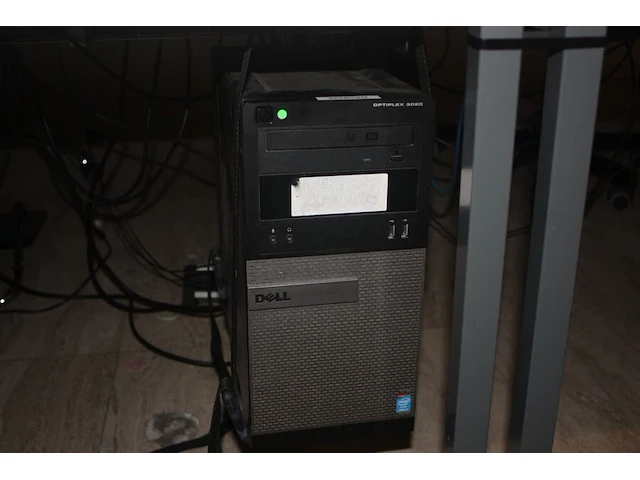 Rechthoekige schrijftafel 80x160 cm, rolbureelstoel met zwarte stoffen zit en rug, centrale eenheid dell optiplex 3020 core i3, 2 monitors samsung s24e650 (18,20,36,39) - afbeelding 4 van  6