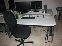Rechthoekige schrijftafel 80x160 cm, rolbureelstoel met zwarte stoffen zit en rug, centrale eenheid hp compaq amd, monitor samsung s24e650 (18,20,38,43) - afbeelding 1 van  5