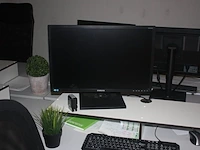 Rechthoekige schrijftafel 80x160 cm, rolbureelstoel met zwarte stoffen zit en rug, centrale eenheid hp compaq amd, monitor samsung s24e650 (18,20,38,43) - afbeelding 2 van  5