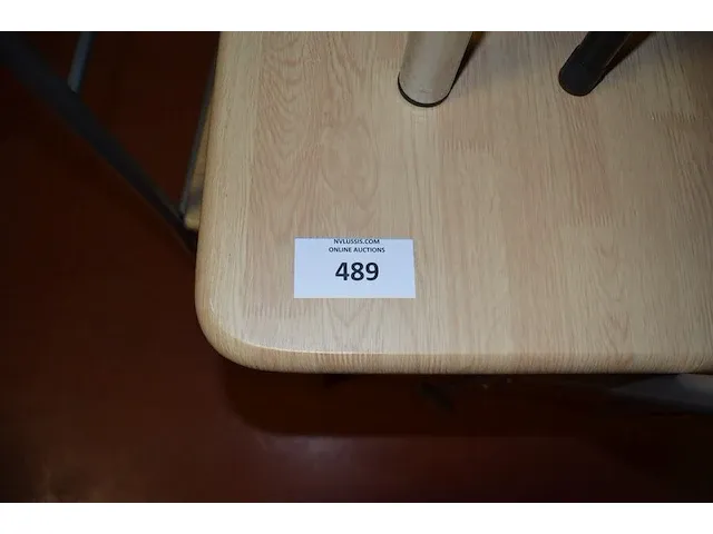 Rechthoekige tafel met 4 stoelen, keukentafel chroom onderstel met 1 stoel, 2 krukjes - afbeelding 2 van  7