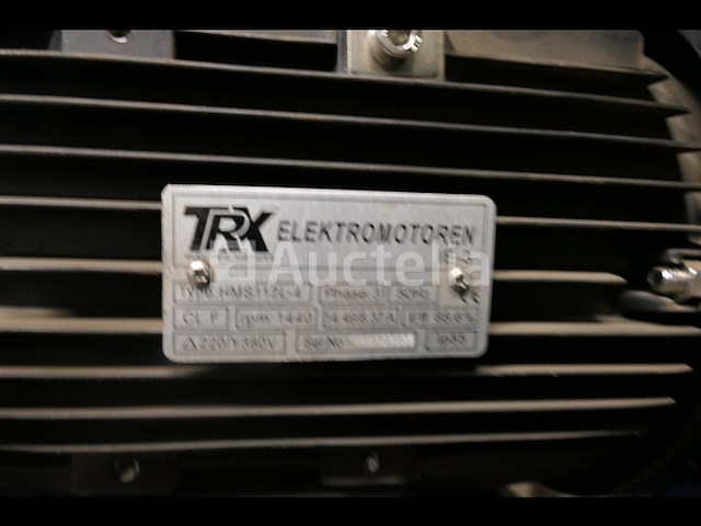 Rechtopstaande compressor, kleedkamer en inhoud - afbeelding 1 van  13