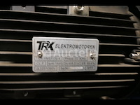 Rechtopstaande compressor, kleedkamer en inhoud - afbeelding 1 van  13