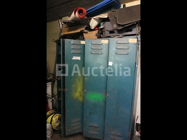 Rechtopstaande compressor, kleedkamer en inhoud - afbeelding 8 van  13