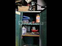 Rechtopstaande compressor, kleedkamer en inhoud - afbeelding 12 van  13