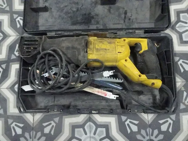 Reciprozaag dewalt - afbeelding 1 van  3