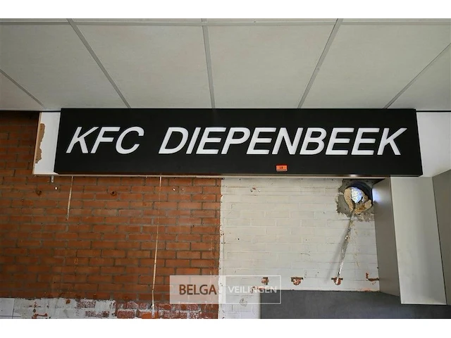 Reclamebord kfc diepenbeek - afbeelding 1 van  2