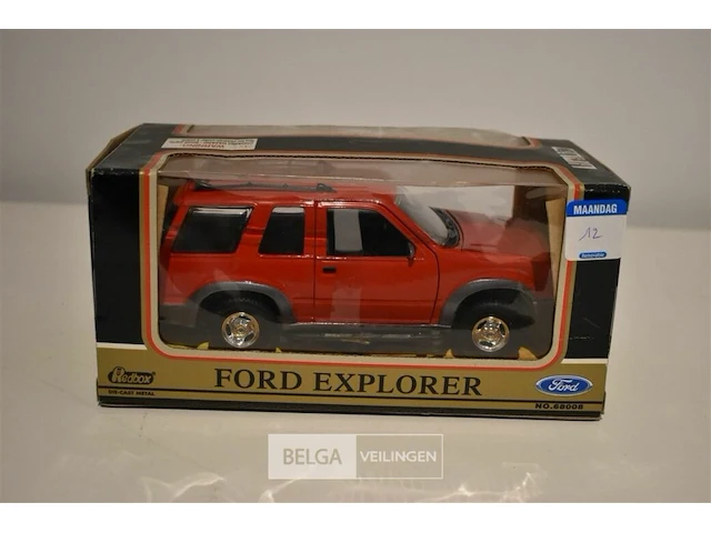 Red box miniatuur ford explorer nr. 68008 1/24 - afbeelding 1 van  2
