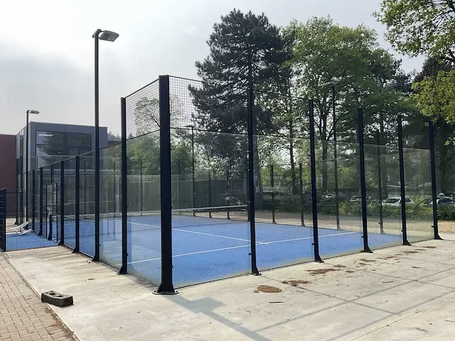 Red sport pro padelterrein - afbeelding 1 van  10