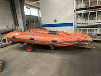 Reddingsboot en trailer