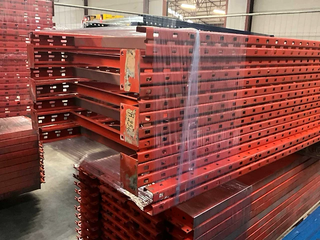 Redirack type m gedemonteerde staanders palletstelling (7x) - afbeelding 4 van  8