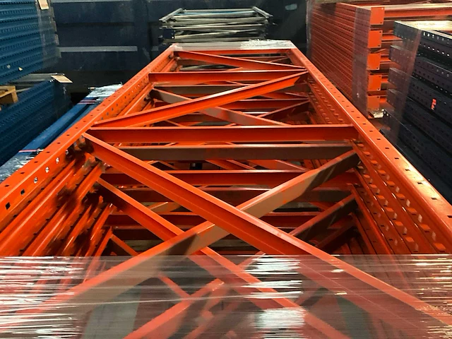 Redirack type m gedemonteerde staanders palletstelling (7x) - afbeelding 8 van  8