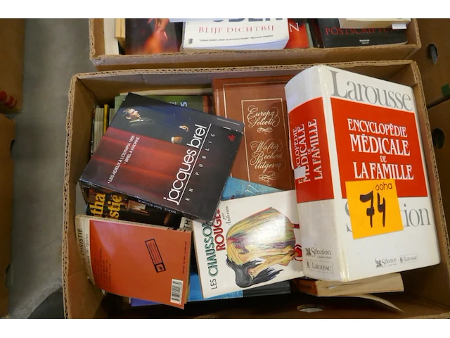Reeks boeken fictie - afbeelding 2 van  4