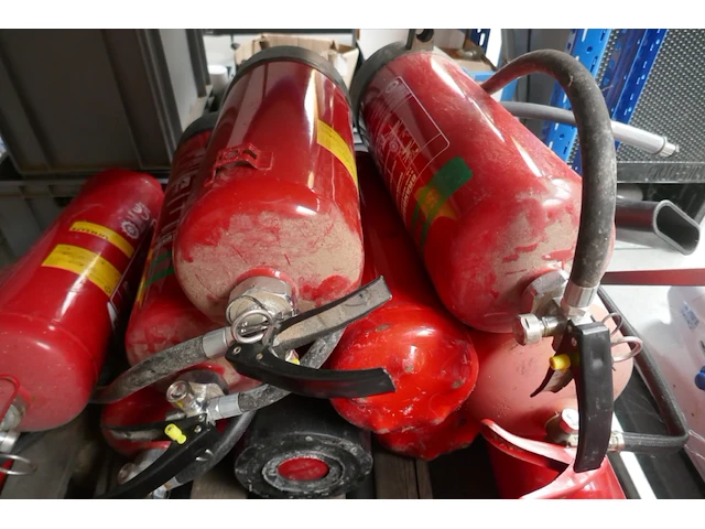 Reeks brandsnelblussers - afbeelding 4 van  4