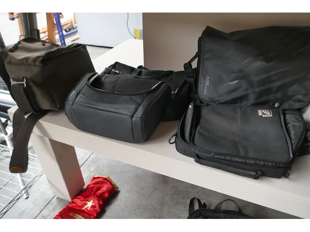 Reeks diverse draagtassen voor fotografie - afbeelding 2 van  4