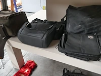 Reeks diverse draagtassen voor fotografie - afbeelding 2 van  4