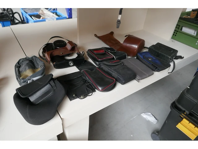 Reeks diverse draagtassen voor fotografie - afbeelding 4 van  4