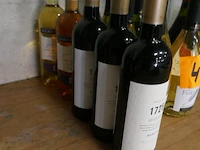 Reeks diverse flessen wijn met en zonder alcohol 15 stuks - afbeelding 3 van  3