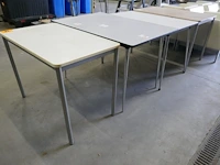 Reeks diverse keukentafels - afbeelding 2 van  4