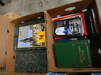 Reeks diverse vintage boeken - afbeelding 2 van  6