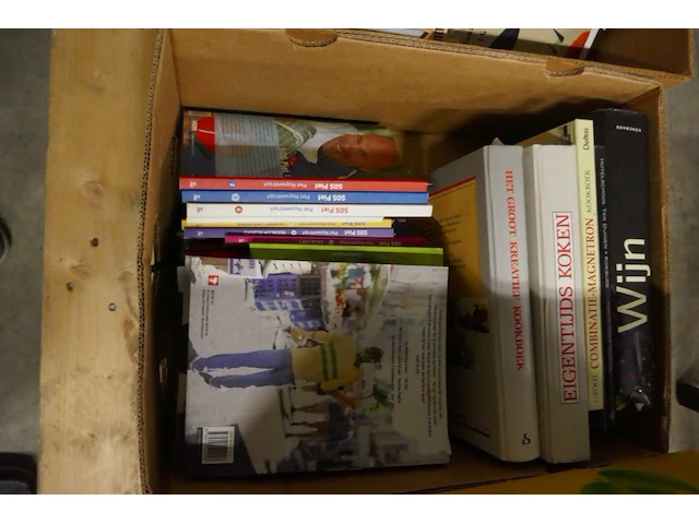 Reeks diverse vintage boeken - afbeelding 4 van  6