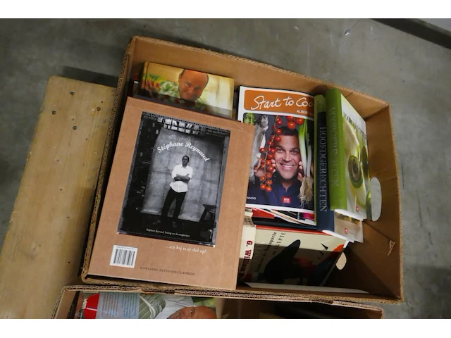 Reeks diverse vintage boeken - afbeelding 5 van  6