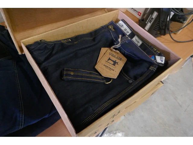 Reeks motorrijbroeken in jeans trilobite - afbeelding 2 van  7