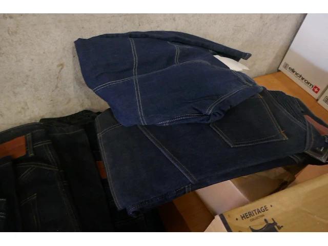 Reeks motorrijbroeken in jeans trilobite - afbeelding 3 van  7