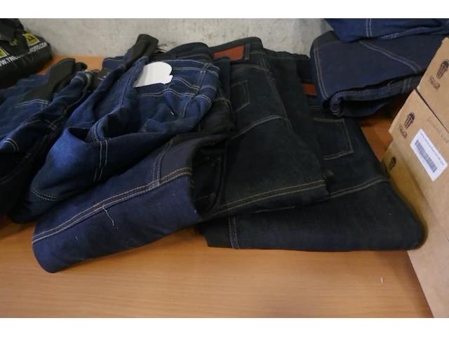 Reeks motorrijbroeken in jeans trilobite - afbeelding 4 van  7