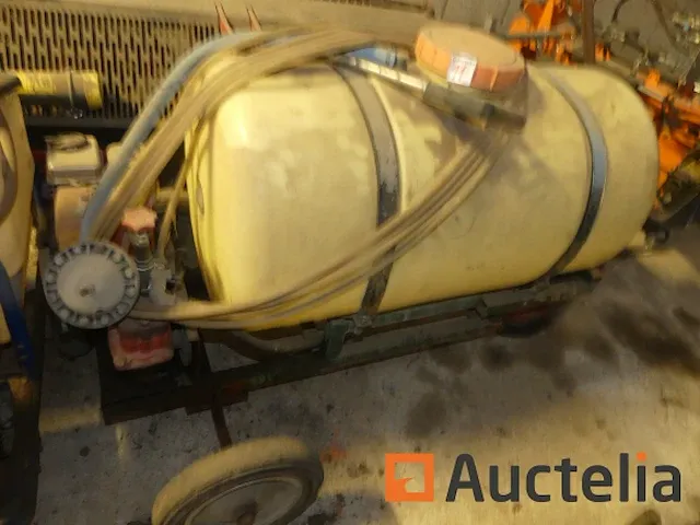 Ref nat en ville-011-sprayer 300l thermal op roltafel merk en onbekend model - afbeelding 4 van  9