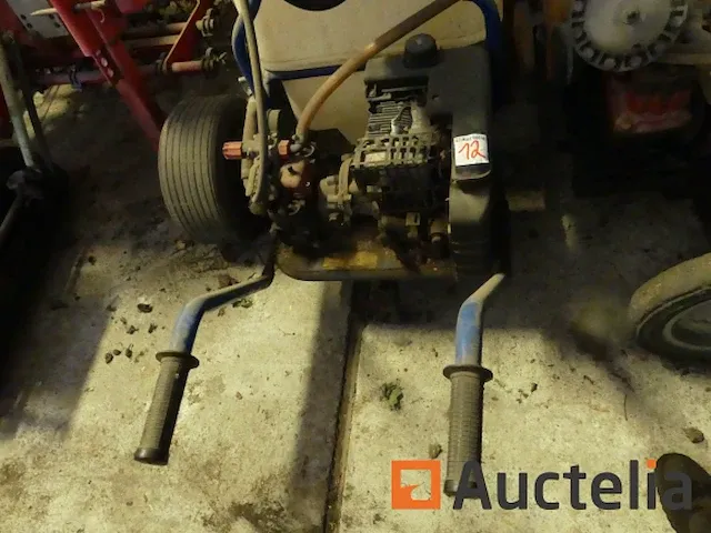 Ref nat en ville-012-sprayer 120l thermal op roltafel merk en onbekend model - afbeelding 6 van  7