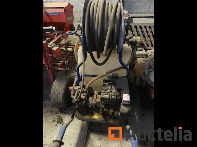Ref nat en ville-012-sprayer 120l thermal op roltafel merk en onbekend model - afbeelding 7 van  7