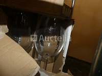 Ref: new yorkse kamer in de kelder - bril, inhoud van een winkelroller - afbeelding 9 van  11