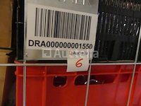 Ref: new yorkse kamer in de kelder - bril, inhoud van een winkelroller - afbeelding 1 van  8
