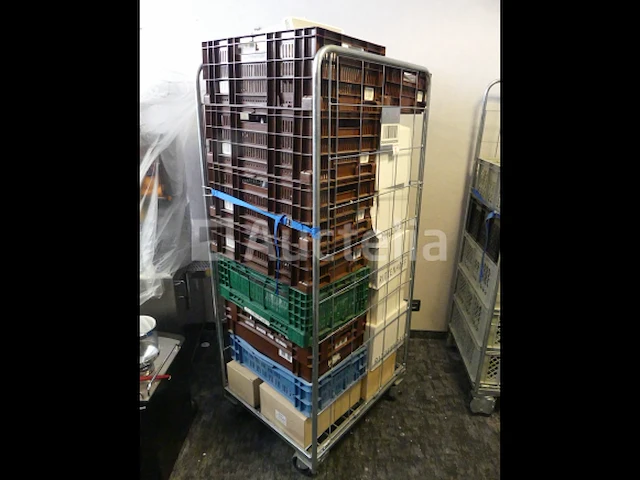 Ref: new yorkse kamer in de kelder - bril, inhoud van een winkelroller - afbeelding 4 van  8