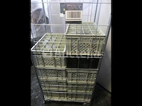 Ref: new yorkse kamer in de kelder - bril, inhoud van een winkelroller - afbeelding 3 van  5