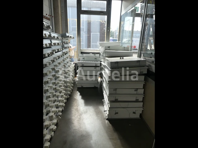 Ref:002 100 armaturen voor verlaagde plafonds - afbeelding 4 van  9
