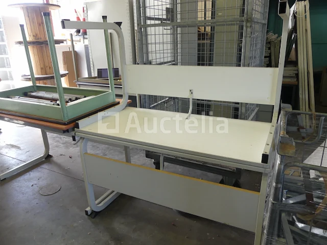 Ref:005 10 bureaus en tafels - afbeelding 7 van  10