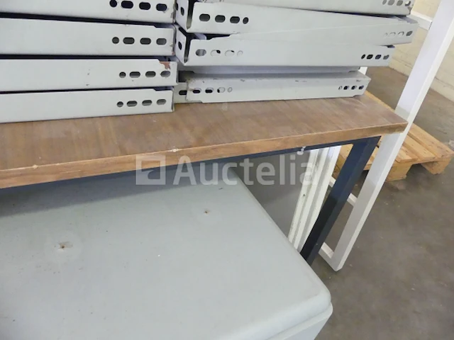 Ref:005 10 bureaus en tafels - afbeelding 8 van  10