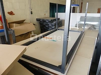 Ref:005 10 bureaus en tafels - afbeelding 9 van  10