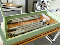 Ref:005 10 bureaus en tafels - afbeelding 10 van  10
